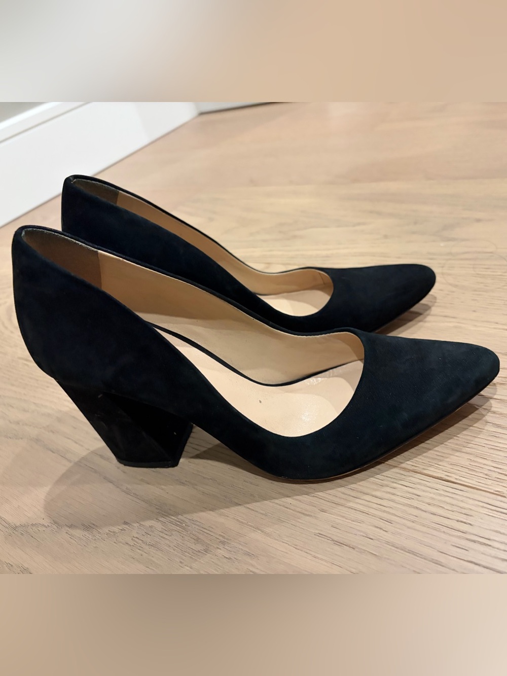Vince Camyto Classic Black Suede Pointed-Toe Block Heel Pumps